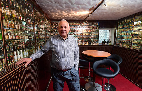 澳大利亚老人改卧室为储藏室 陈放4000瓶酒